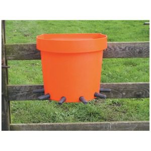 Calf Feeder Rail Bucket 6-Place cpt